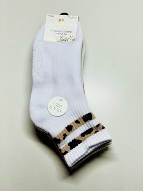 House of Harlow 1960 4 Pairs Grip Socks
